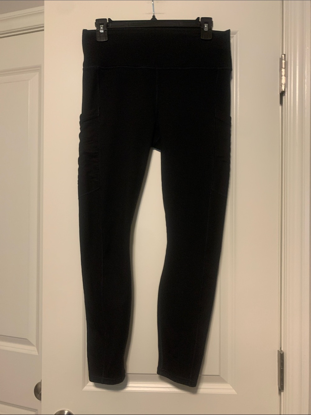 Fabletics PowerHold Black High-Rise Leggings w/ pockets
Sz M or L, 14inch waist,